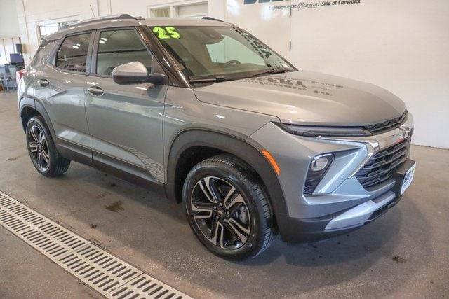 new 2025 Chevrolet TrailBlazer car, priced at $28,724