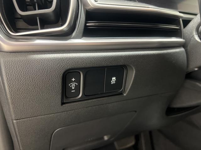 used 2024 Kia Sorento car, priced at $31,146