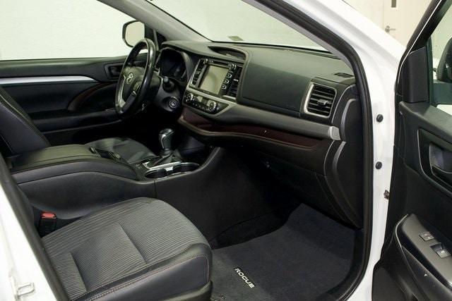 used 2019 Toyota Highlander car, priced at $23,317