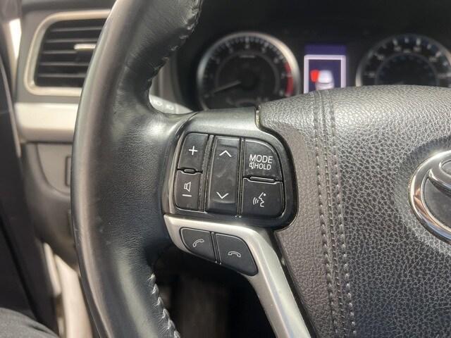 used 2019 Toyota Highlander car, priced at $24,999