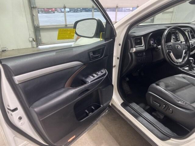 used 2019 Toyota Highlander car, priced at $24,999
