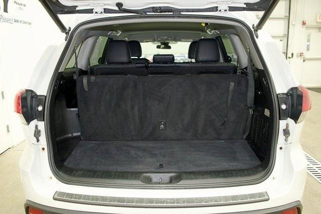 used 2019 Toyota Highlander car, priced at $23,317