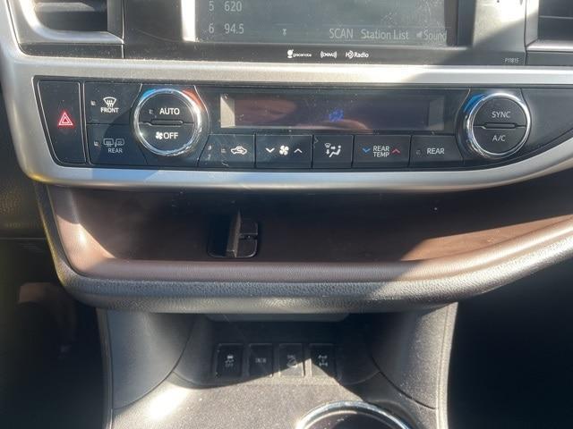used 2019 Toyota Highlander car, priced at $24,999