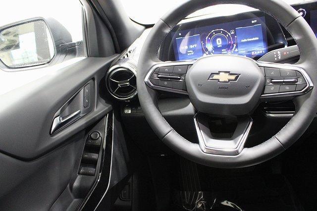 new 2026 Chevrolet Equinox car, priced at $32,495