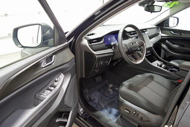 used 2023 Jeep Grand Cherokee car, priced at $28,298