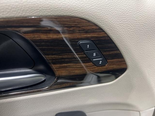 used 2022 Chrysler Pacifica car, priced at $26,133