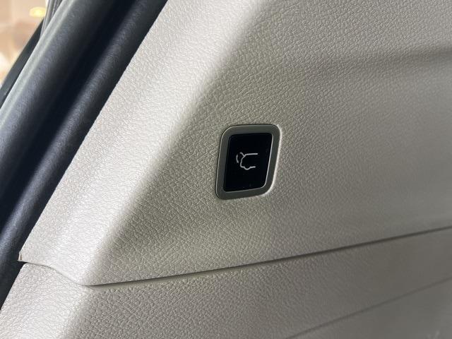 used 2022 Chrysler Pacifica car, priced at $26,133