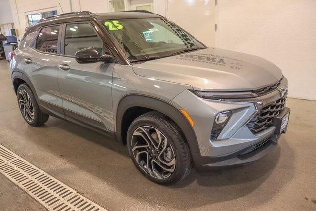 new 2025 Chevrolet TrailBlazer car, priced at $33,253