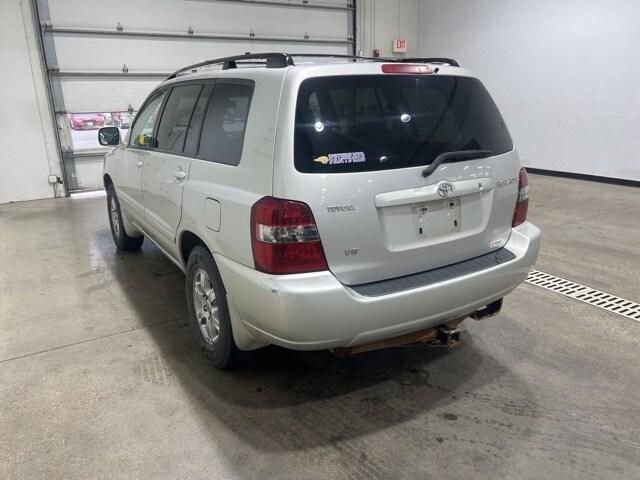 used 2006 Toyota Highlander car, priced at $5,232