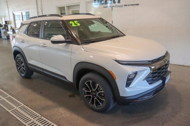 new 2025 Chevrolet TrailBlazer car, priced at $33,840