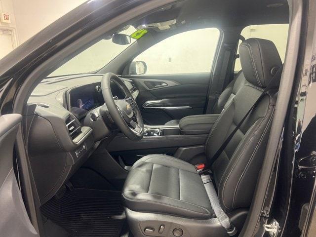 new 2025 Chevrolet Traverse car, priced at $41,999