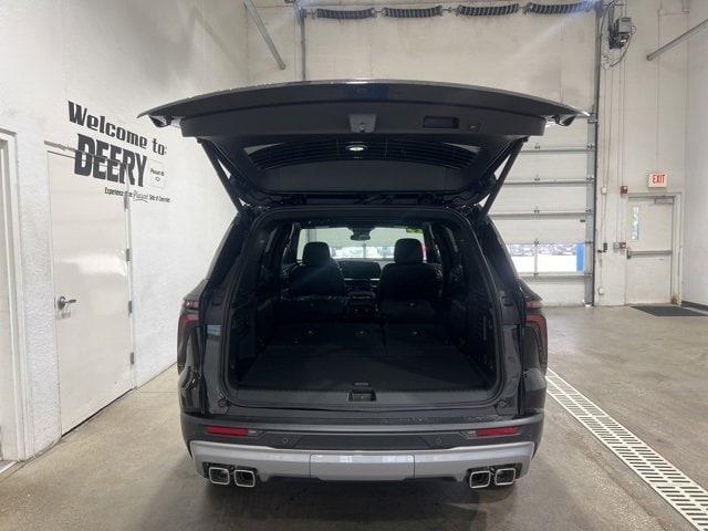 new 2025 Chevrolet Traverse car, priced at $41,999