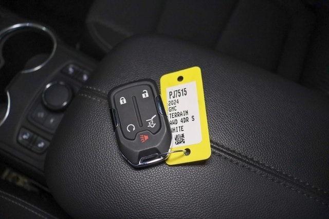 used 2024 GMC Terrain car, priced at $25,195