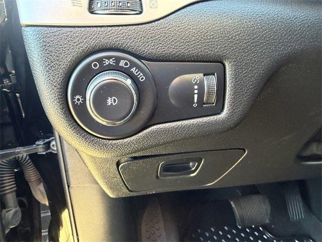 used 2022 Jeep Cherokee car, priced at $23,548