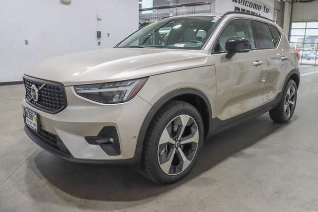 used 2023 Volvo XC40 car, priced at $27,817