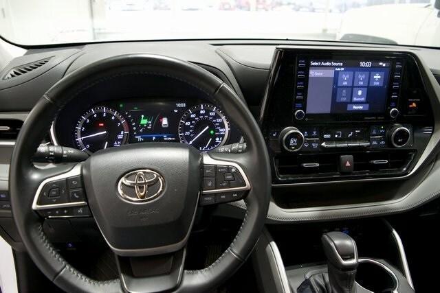 used 2022 Toyota Highlander car, priced at $30,312