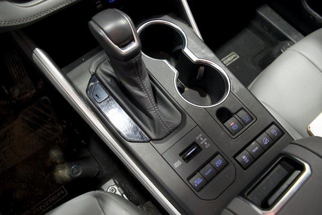 used 2022 Toyota Highlander car, priced at $30,312