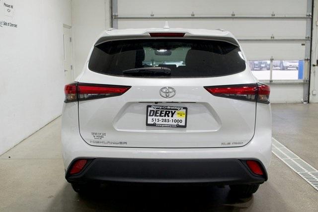 used 2022 Toyota Highlander car, priced at $30,312