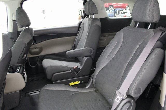 used 2025 Kia Carnival car, priced at $37,268