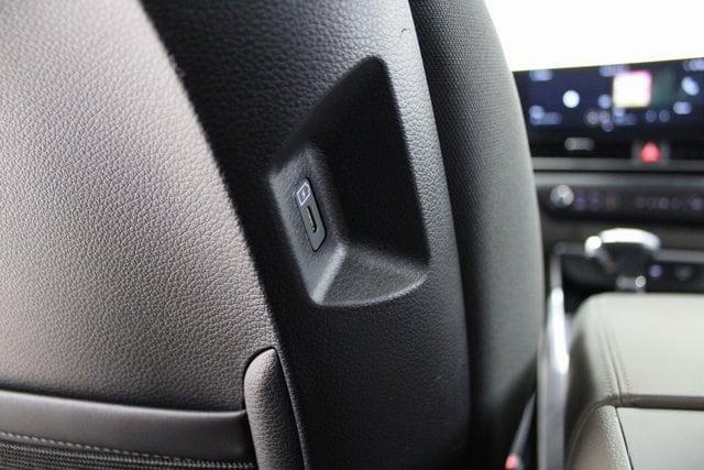 used 2025 Kia Carnival car, priced at $37,268
