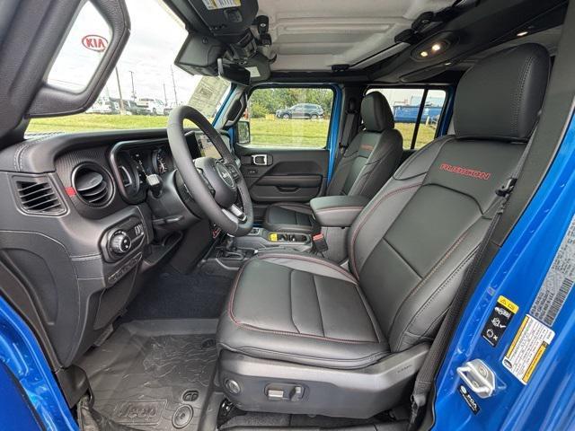 new 2025 Jeep Gladiator car, priced at $58,580