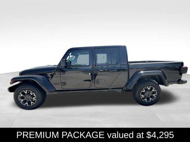 new 2025 Jeep Gladiator car, priced at $48,125