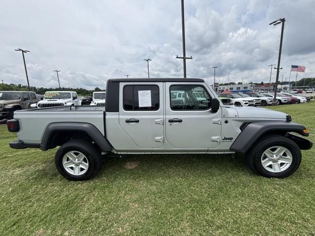 used 2023 Jeep Gladiator car, priced at $31,247
