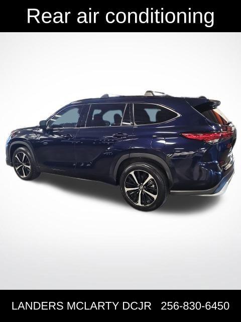 used 2022 Toyota Highlander car, priced at $36,497