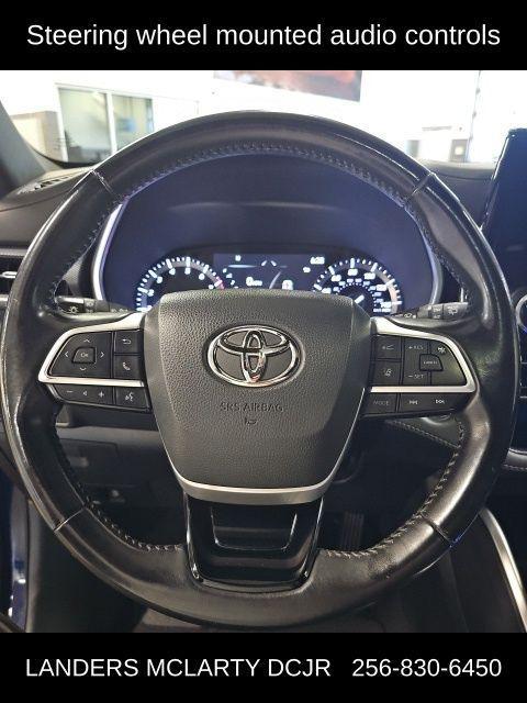 used 2022 Toyota Highlander car, priced at $36,497