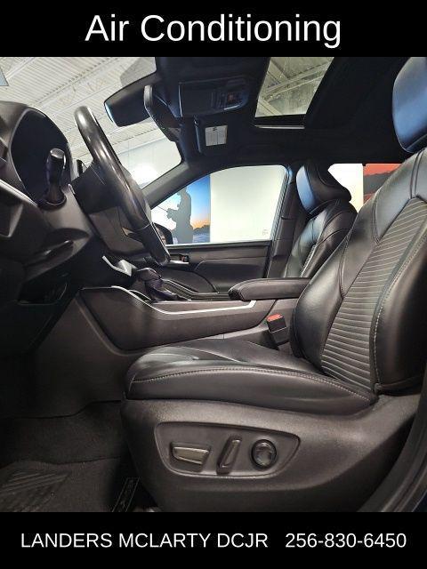 used 2022 Toyota Highlander car, priced at $36,497