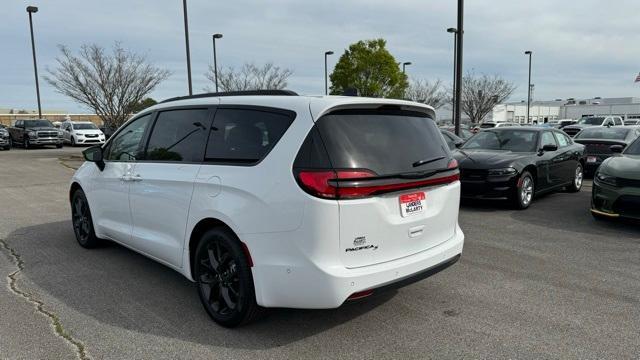 new 2024 Chrysler Pacifica car, priced at $43,135