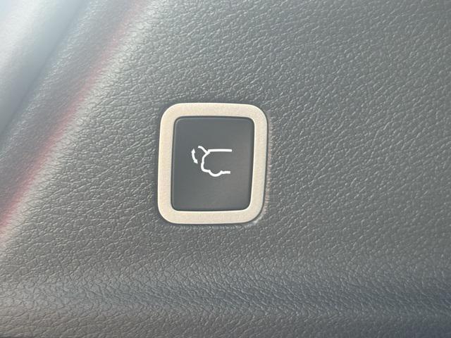 new 2025 Chrysler Voyager car, priced at $37,608