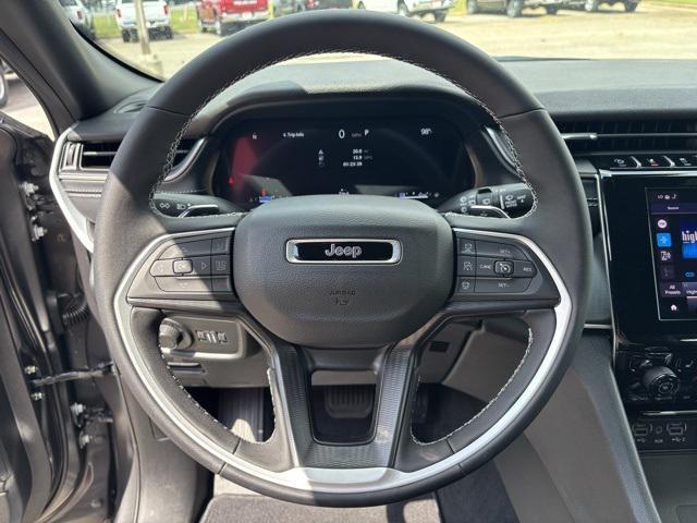 new 2025 Jeep Grand Cherokee car, priced at $35,990