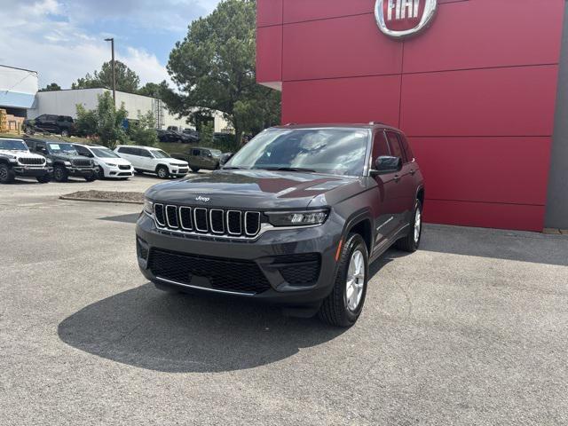 new 2025 Jeep Grand Cherokee car, priced at $35,990