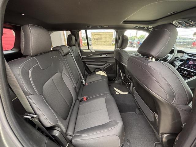 new 2025 Jeep Grand Cherokee car, priced at $35,990