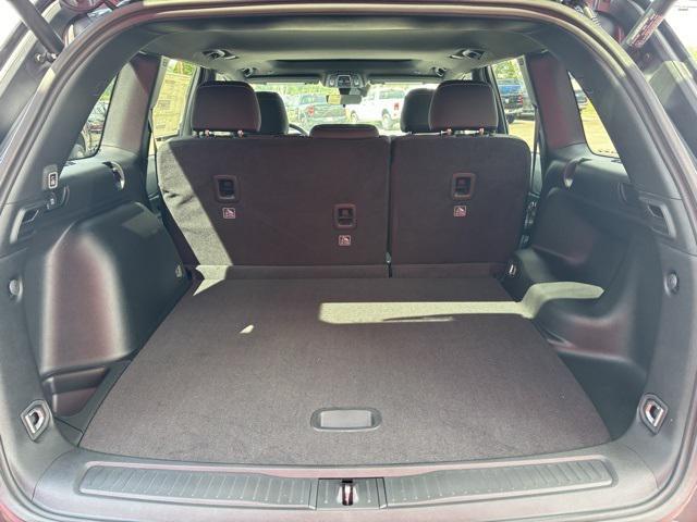 new 2025 Jeep Grand Cherokee car, priced at $35,990