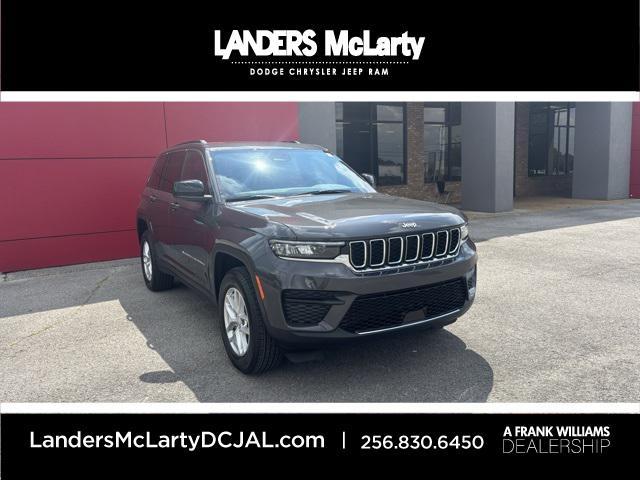 new 2025 Jeep Grand Cherokee car, priced at $35,990