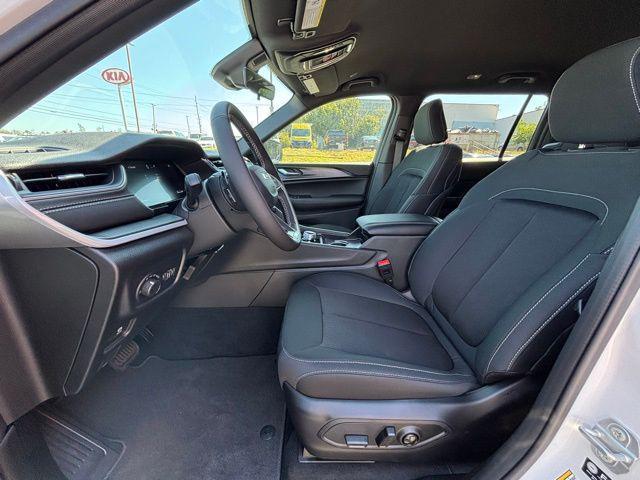 new 2025 Jeep Grand Cherokee L car, priced at $32,729