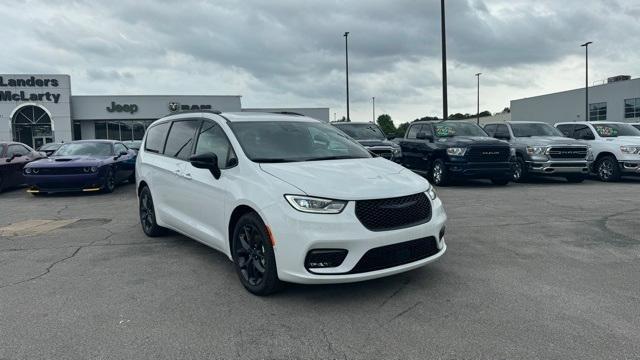 new 2024 Chrysler Pacifica car, priced at $43,135