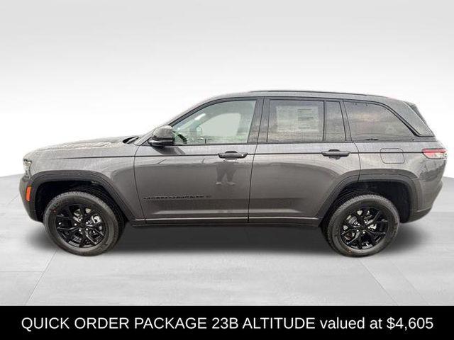 new 2025 Jeep Grand Cherokee car, priced at $37,230