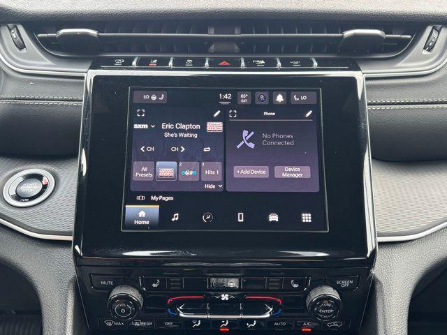 new 2025 Jeep Grand Cherokee car, priced at $37,230