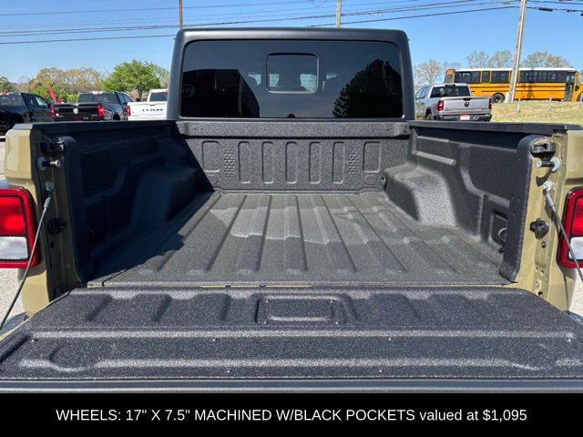 new 2025 Jeep Gladiator car, priced at $43,030