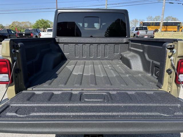 new 2025 Jeep Gladiator car, priced at $51,135
