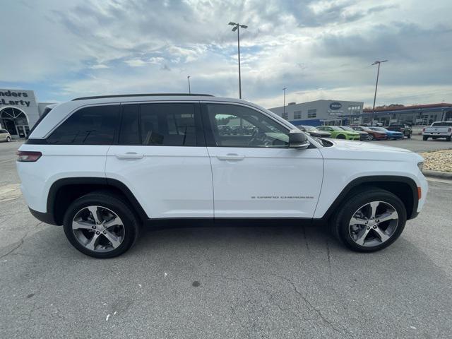 new 2025 Jeep Grand Cherokee car, priced at $47,535