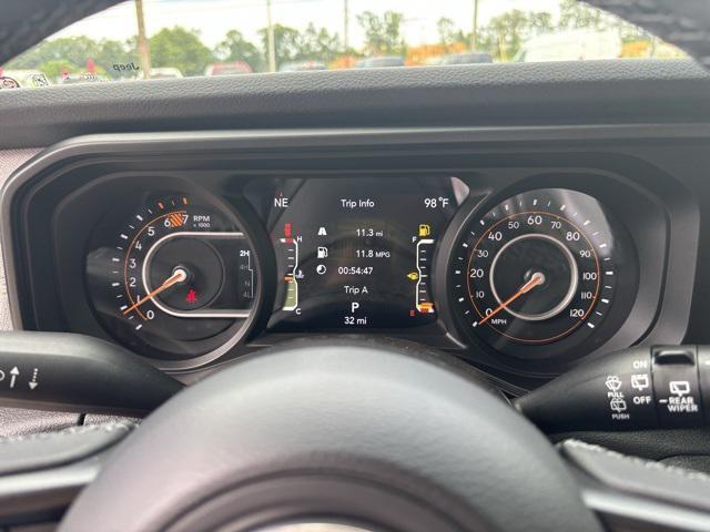new 2025 Jeep Wrangler car, priced at $49,471