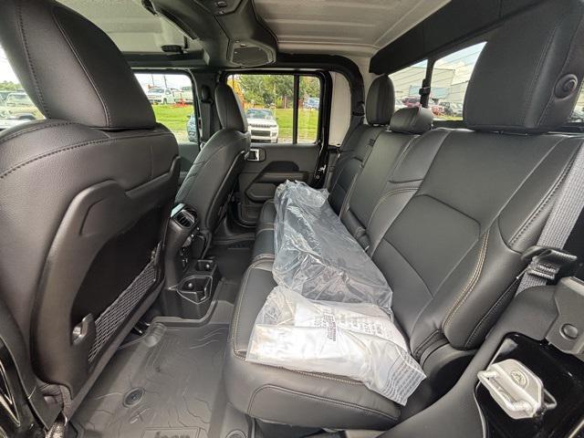 new 2025 Jeep Gladiator car, priced at $47,377