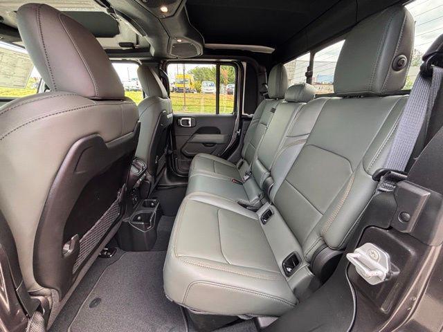 new 2025 Jeep Gladiator car, priced at $58,474