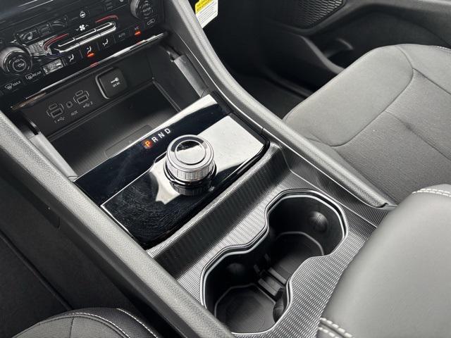 new 2025 Jeep Grand Cherokee car, priced at $31,614