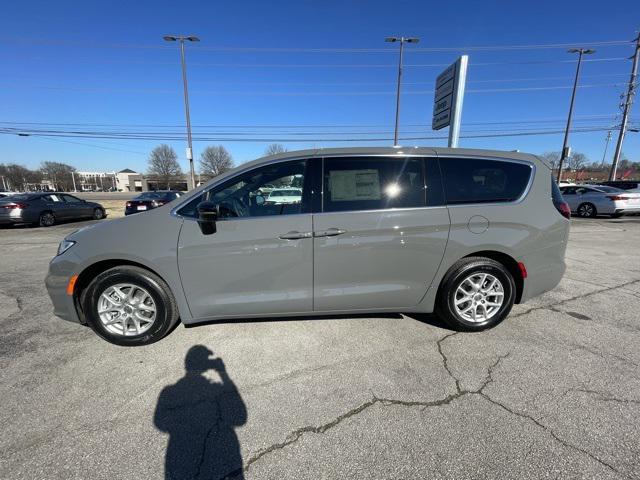 new 2025 Chrysler Pacifica car, priced at $43,315