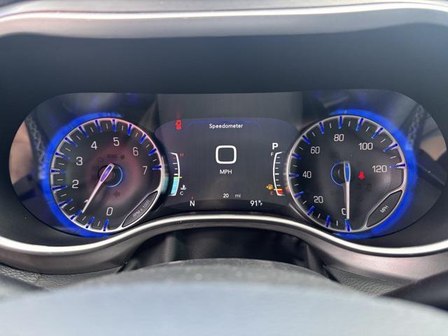 new 2025 Chrysler Pacifica car, priced at $43,022